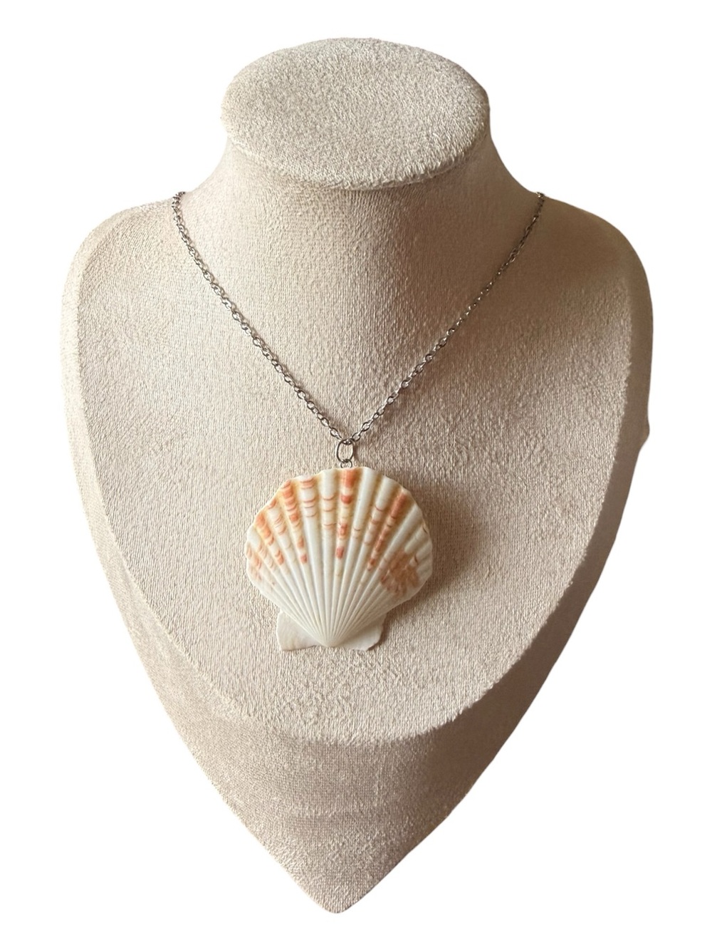 Scallop Seashell Necklace - Picture 2 of 2